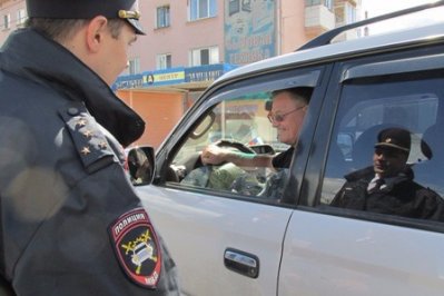 Исполняющий обязанности начальника Госавтоинспекции провел встречу с водителями на дороге